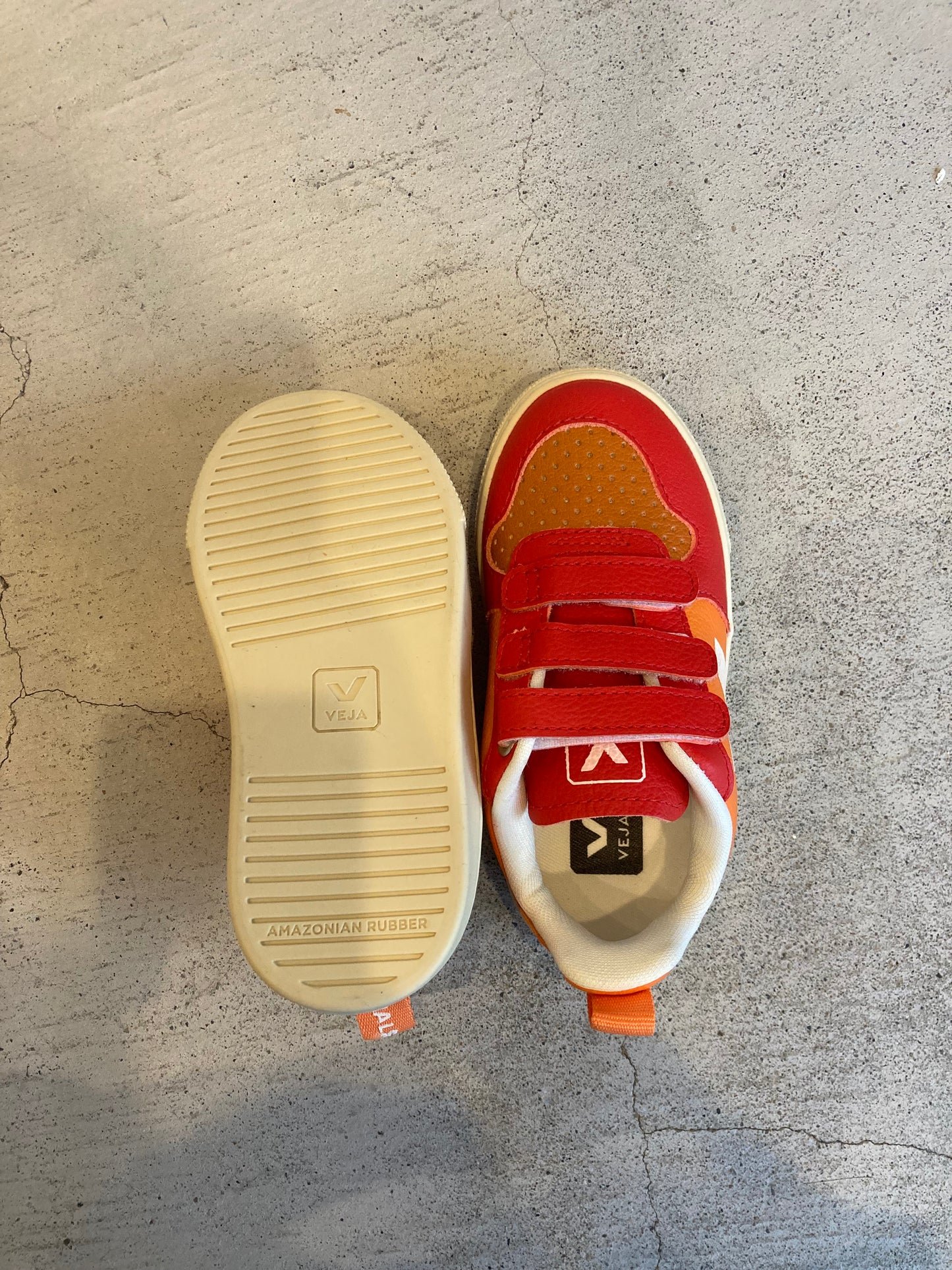 TAO / Veja Soft Sneakers +socks