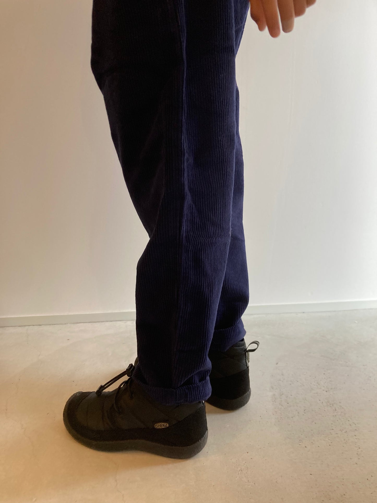 borne / cords navy / pants