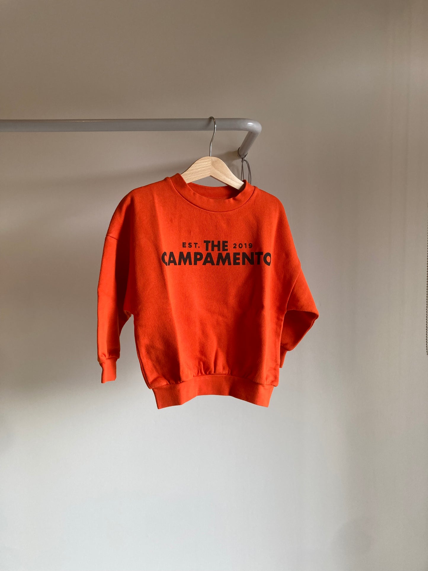 the campamento / orange kids sweatshirt