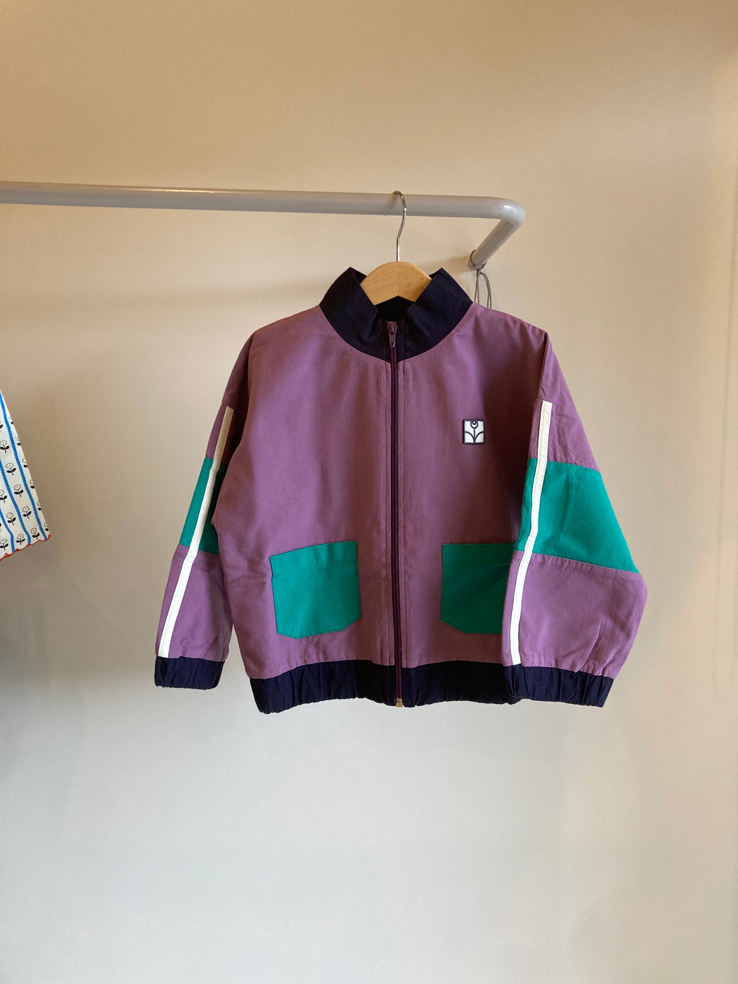 the campamento / purple color block kids jacket