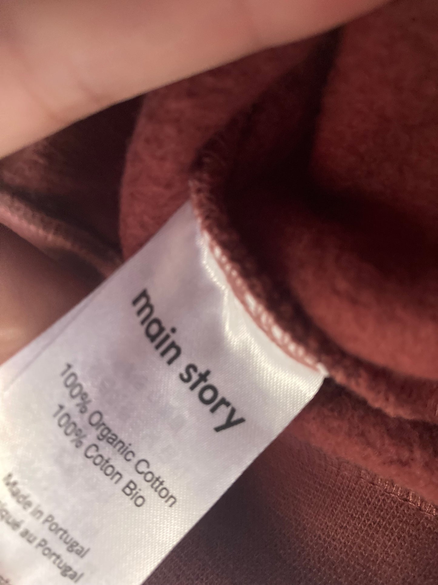 main story / crew sweatshirt