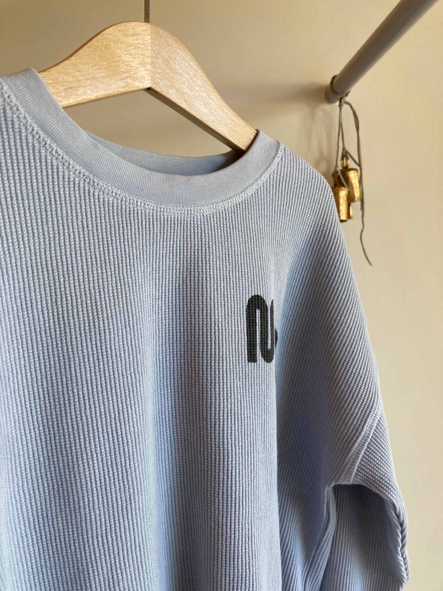 main story / waffle Tee
