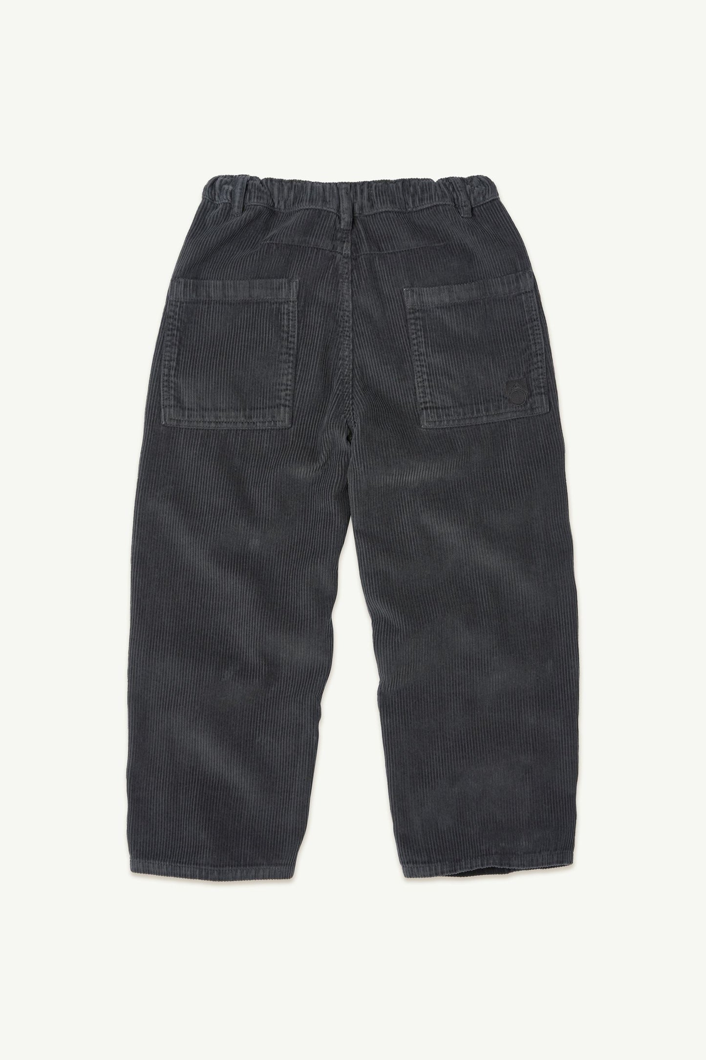 main story / tapered jean faded black