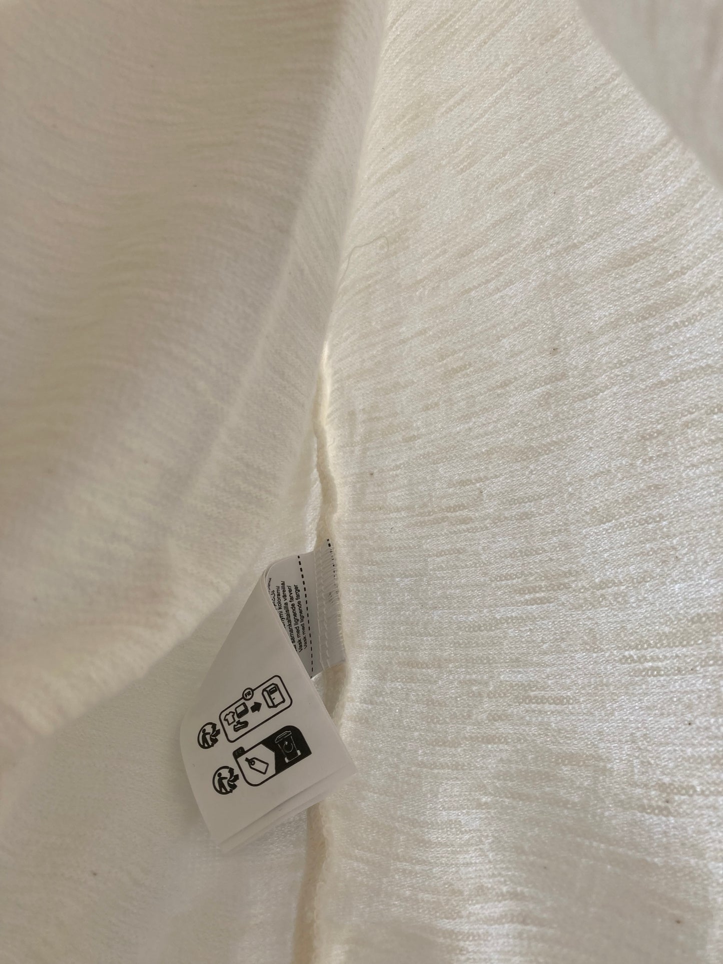 TAO / white squab crop top