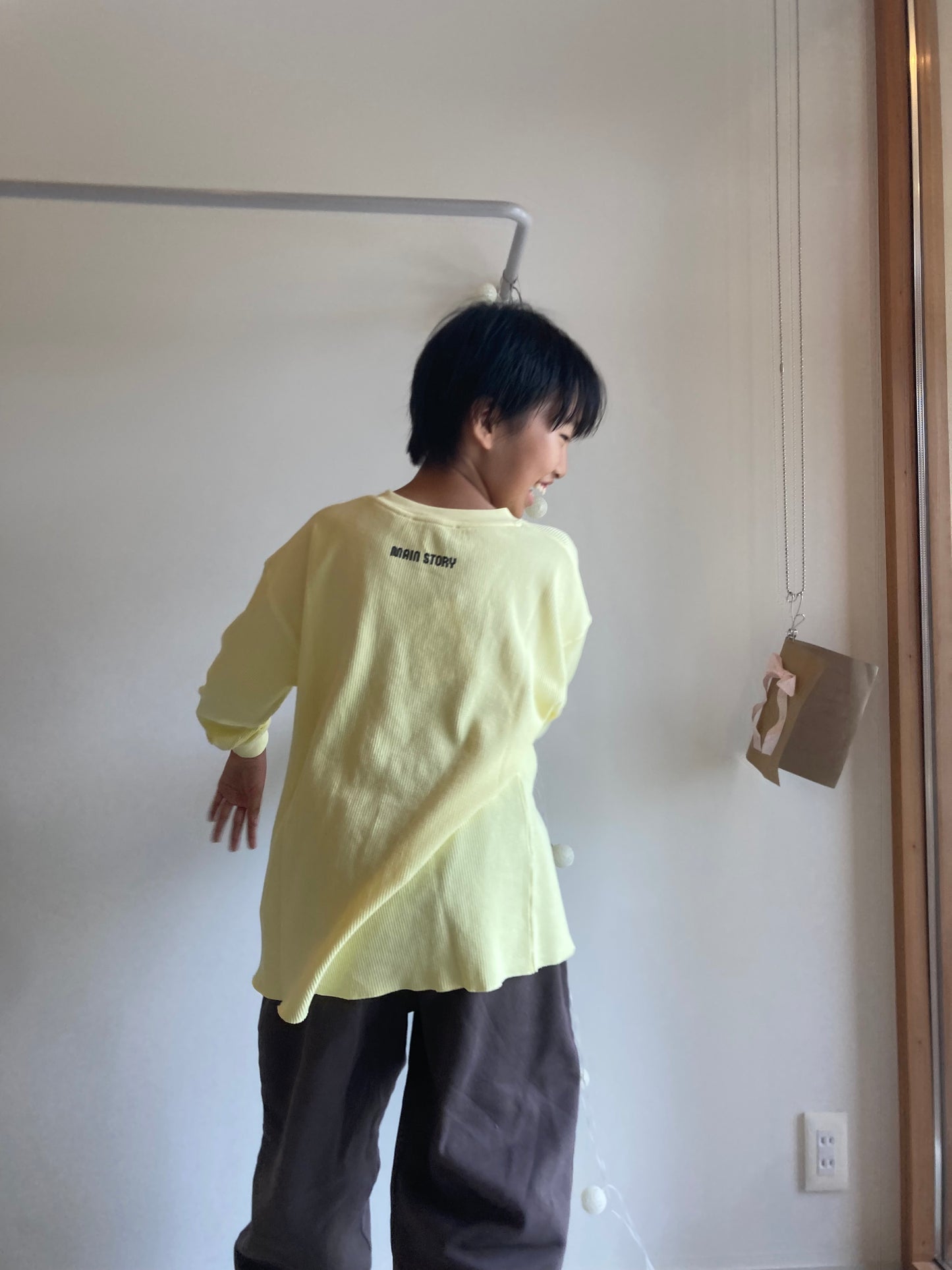 main story / waffle tee