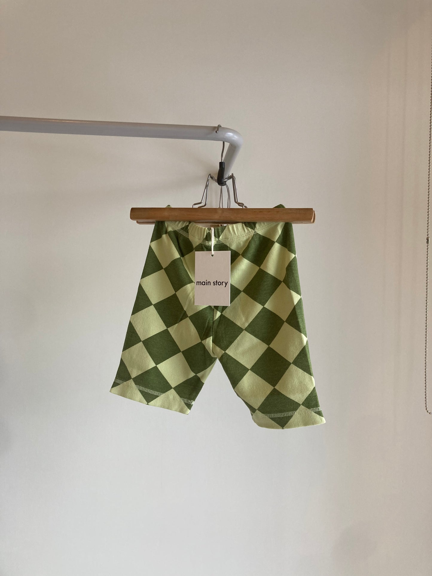 main story / cycling short lemongrass
