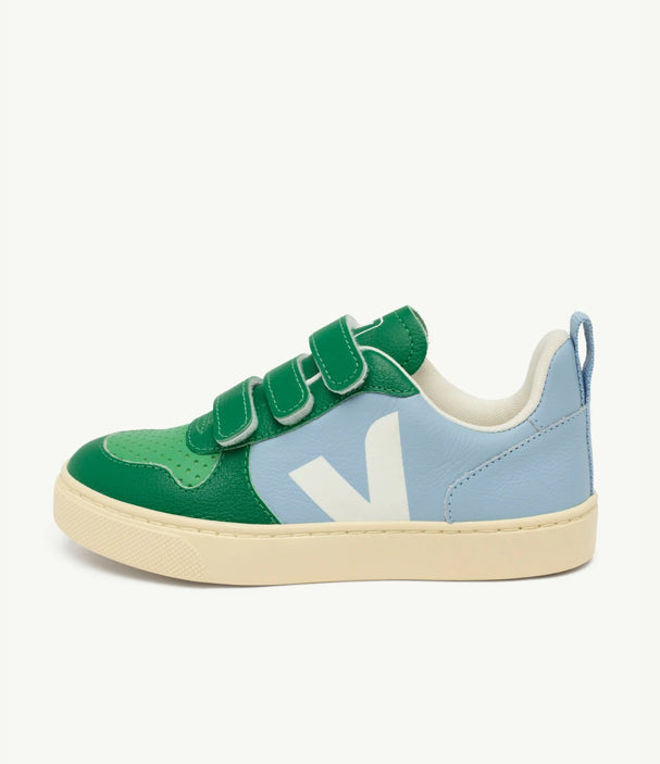 TAO / Soft Blue Veja Sneakers + socks