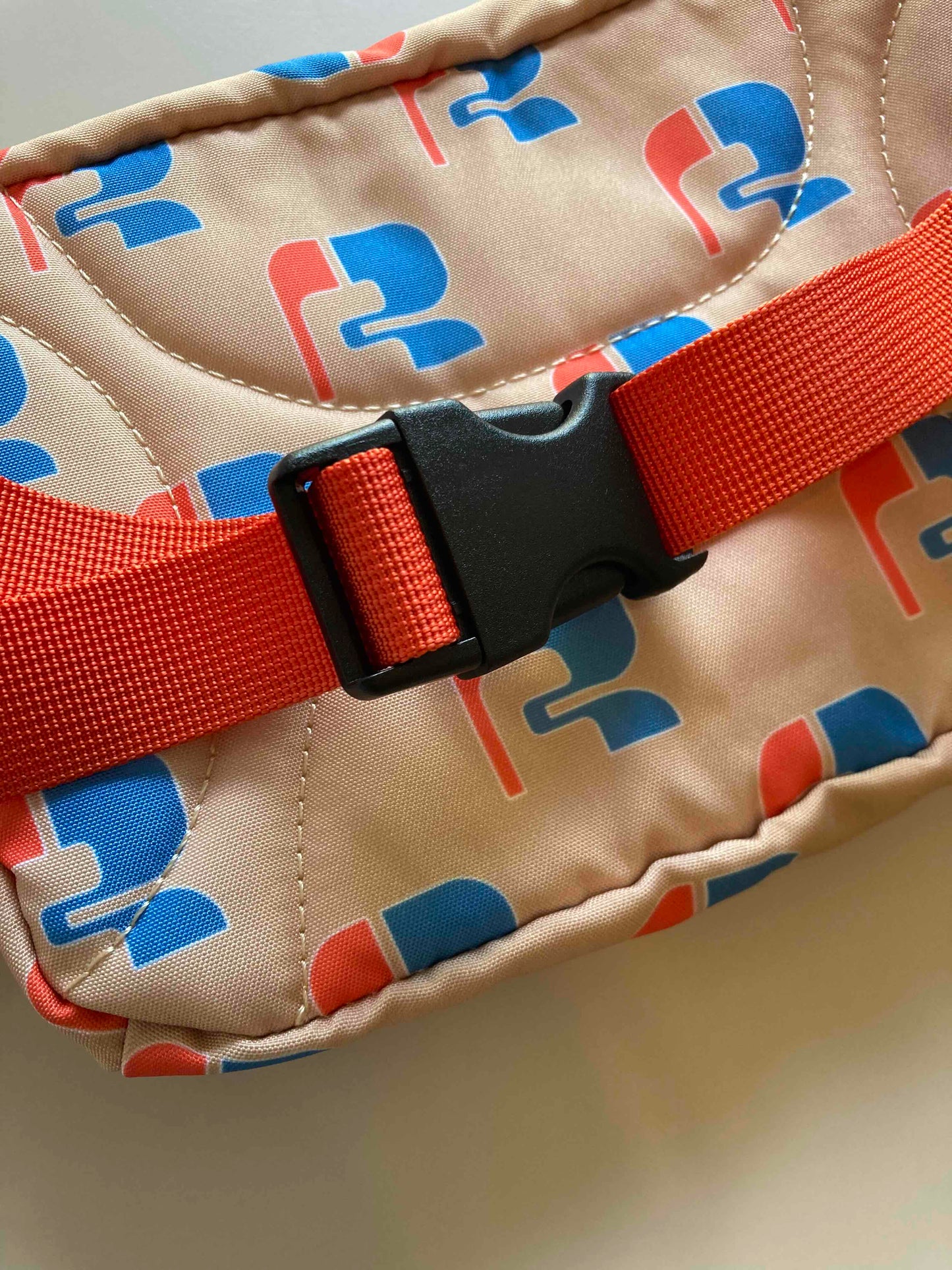 repose ams / fanny pack blue red R 50% off !